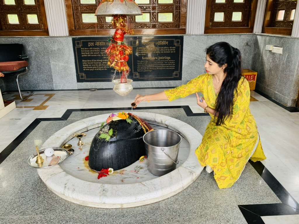 Kedareshwara Jyothirlinga (Replica)