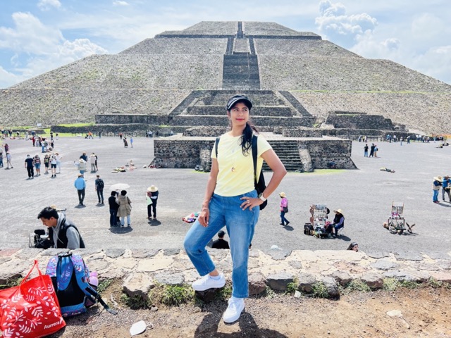 Pyramid of the Sun, Teotihuacán view 2