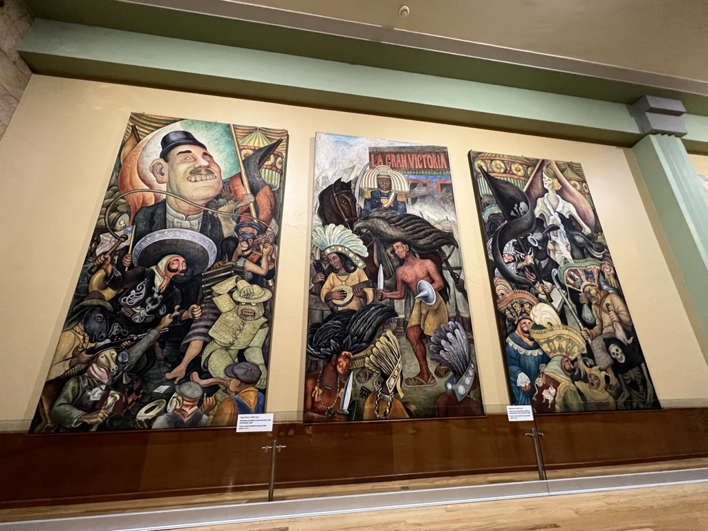 Art at Palacio de Bellas Artes
