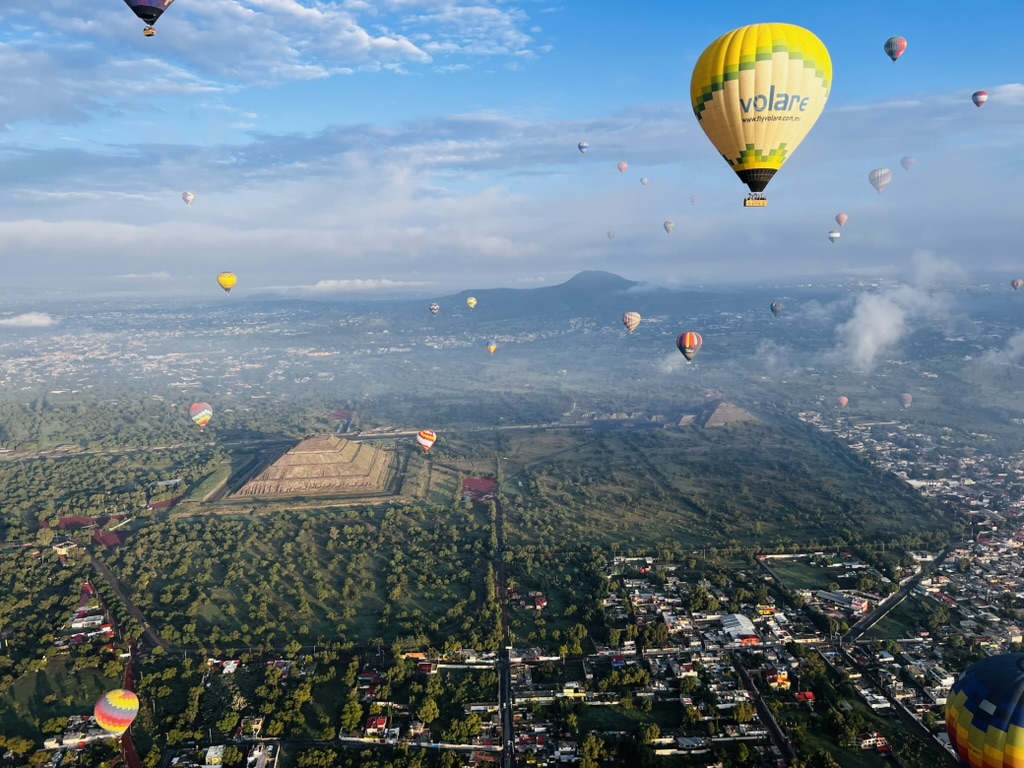 Teotihuacán From the Hot air Balloon